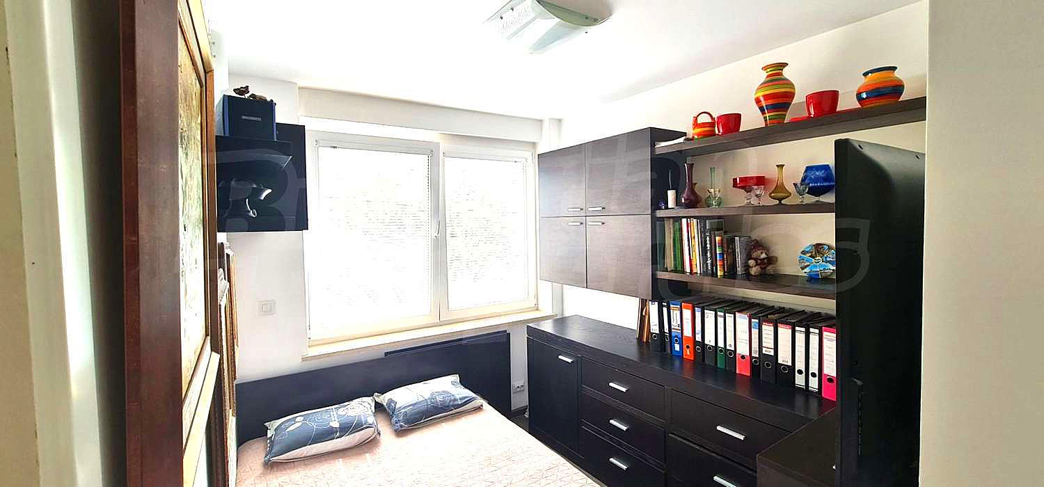 Gallery Picture 13