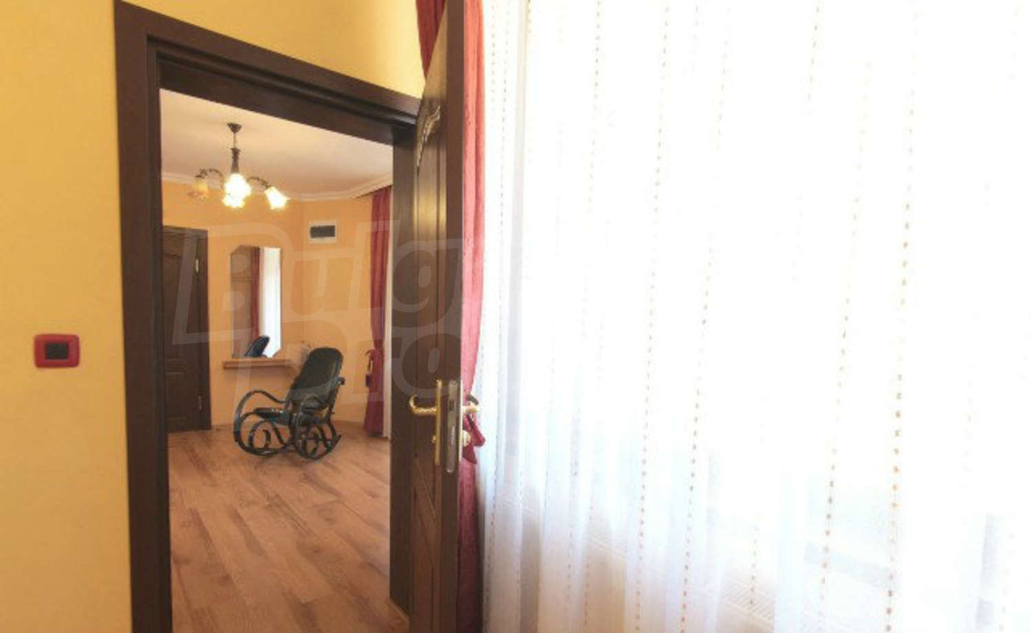 Gallery Picture 15