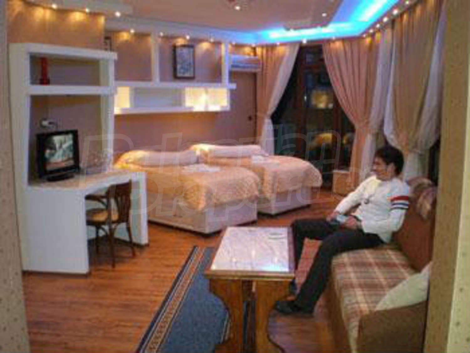 Gallery Picture 14