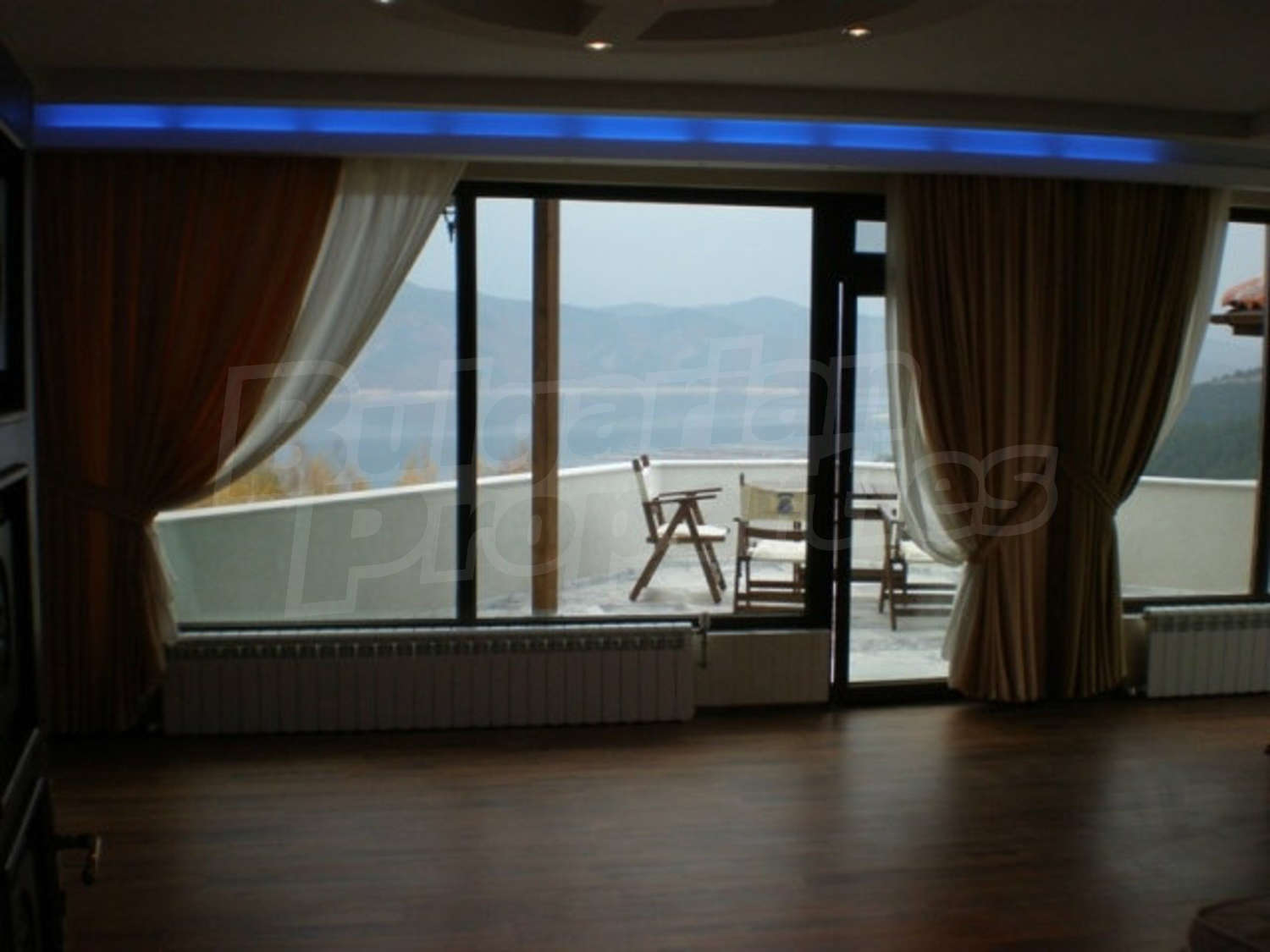 Gallery Picture 7