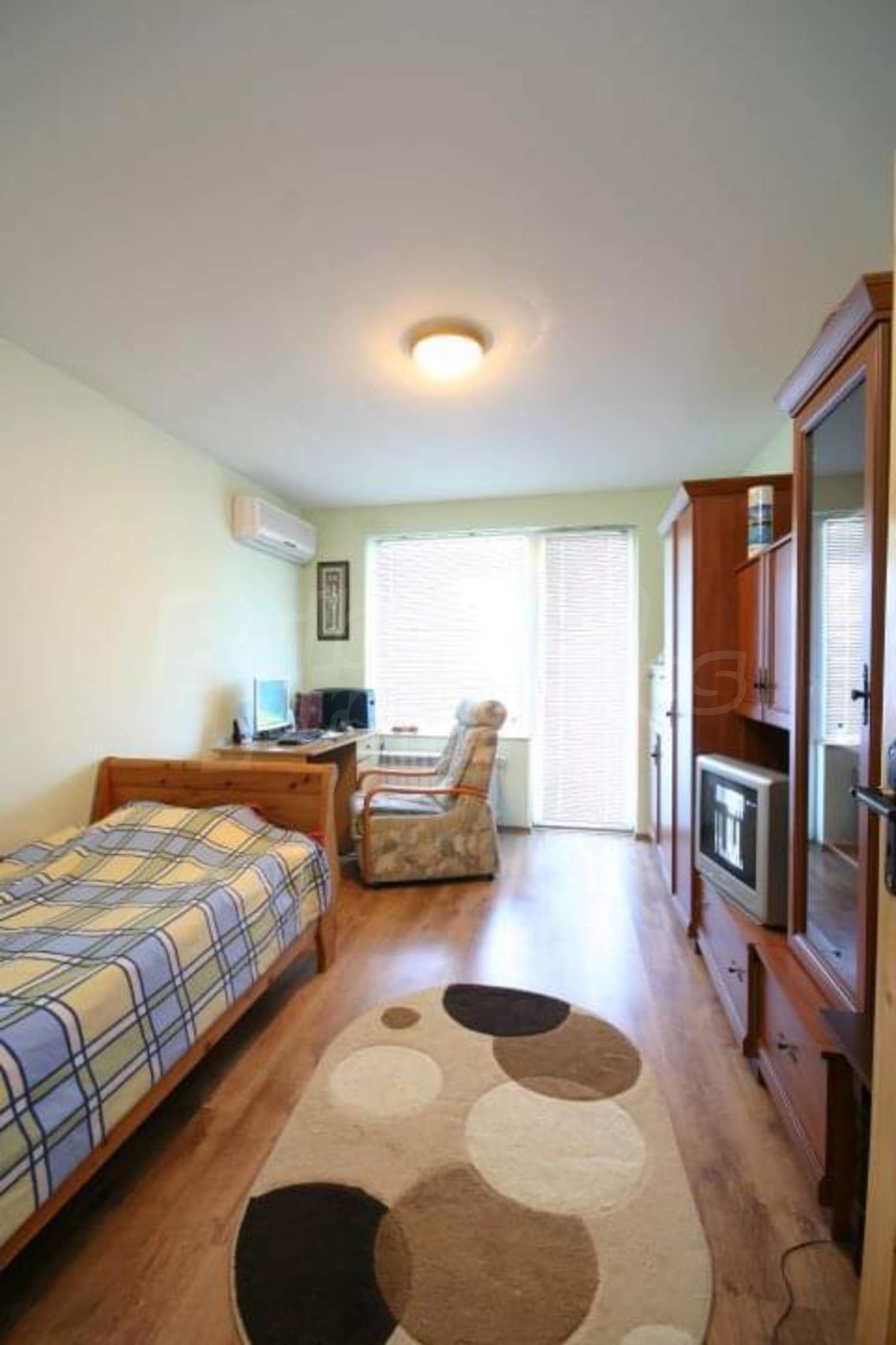 Gallery Picture 14