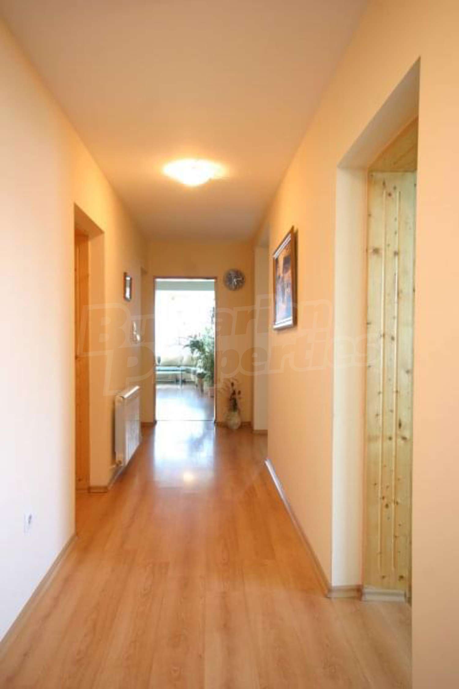 Gallery Picture 6