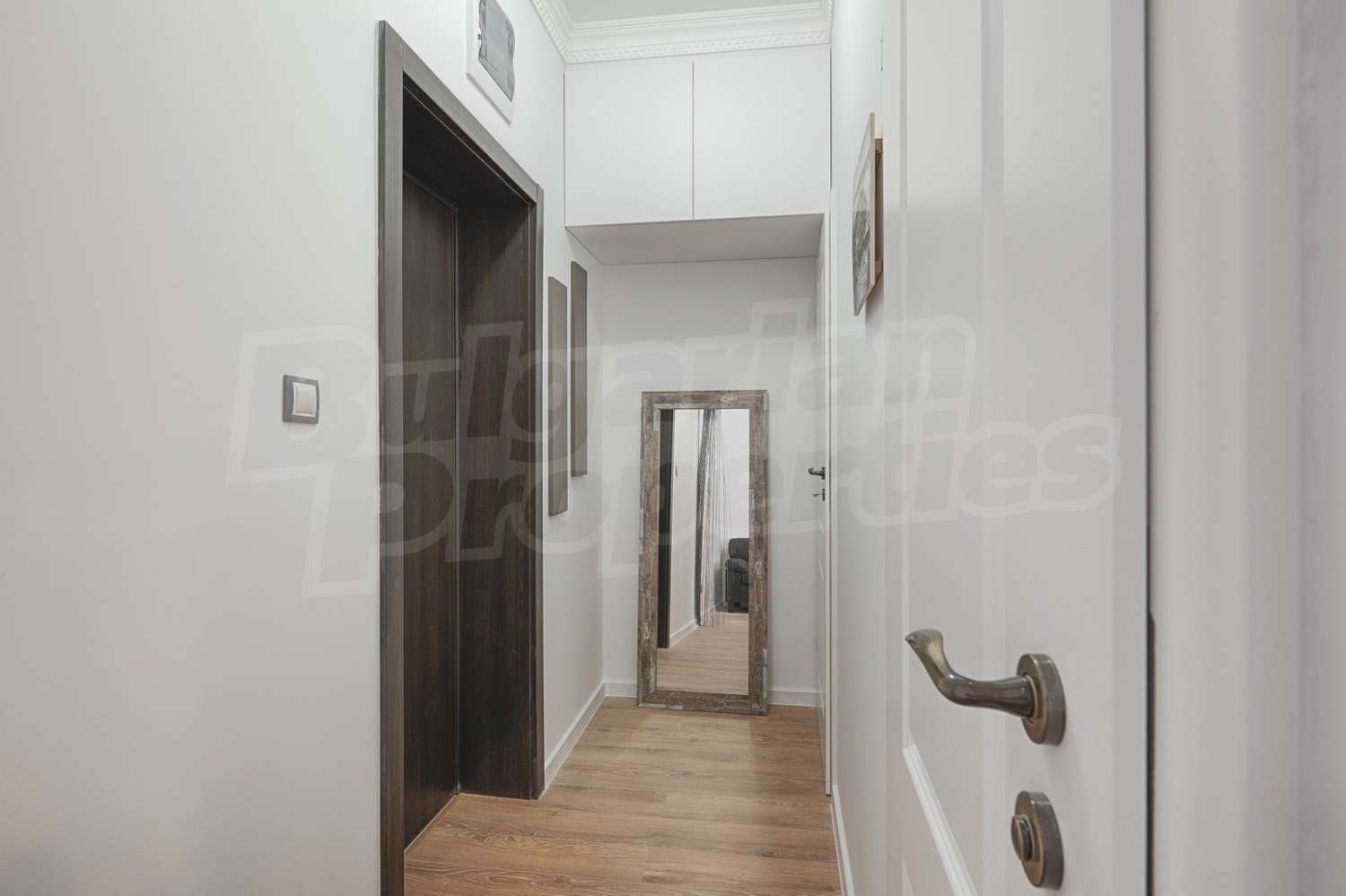 Gallery Picture 9