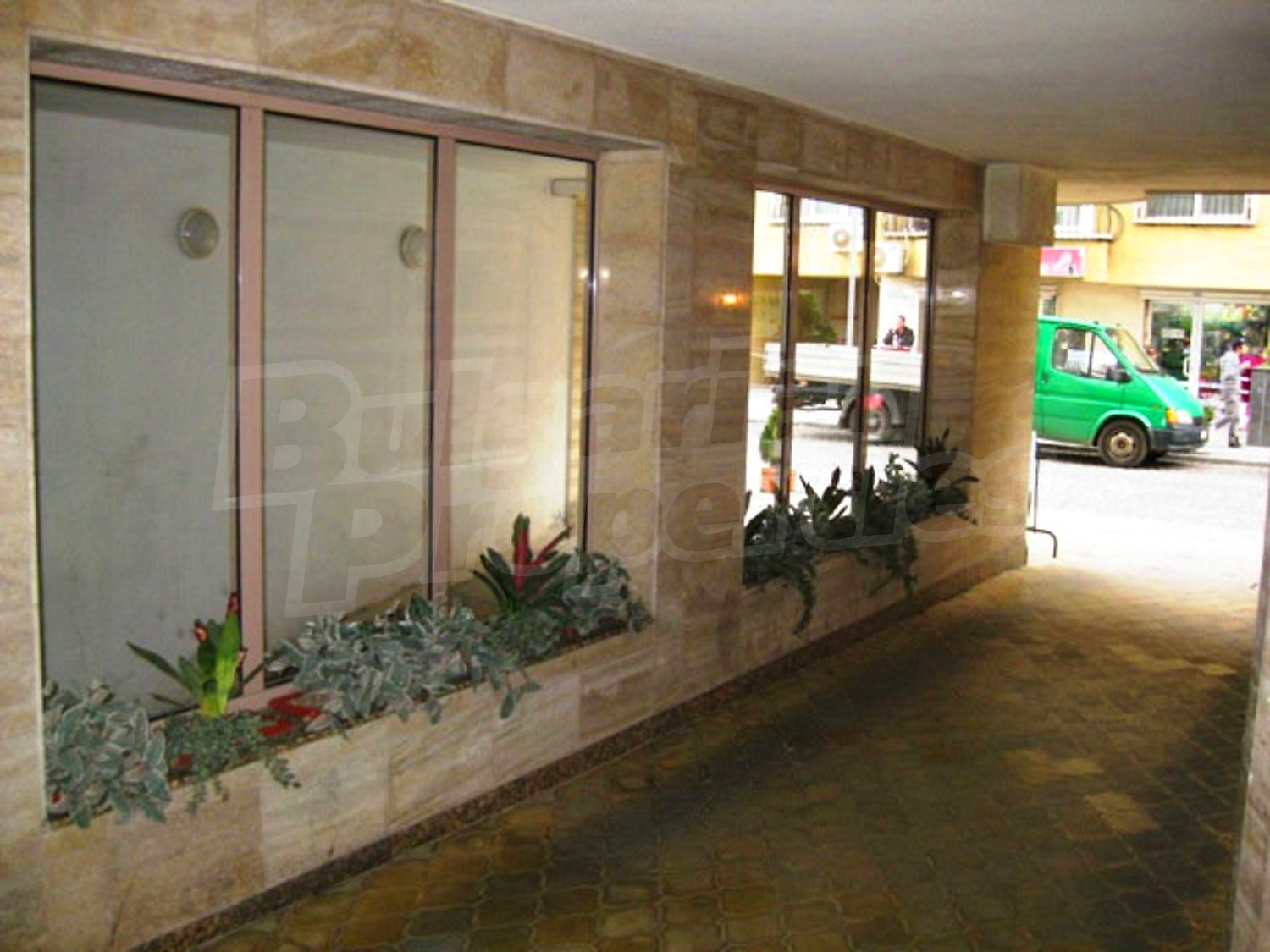 Gallery Picture 28