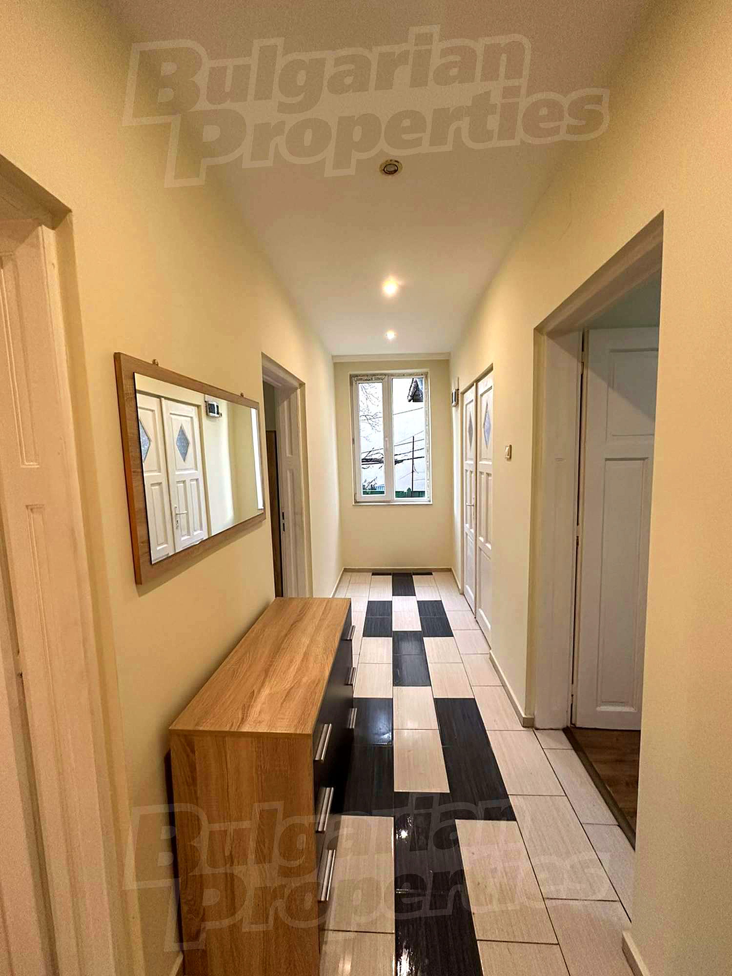 Gallery Picture 8