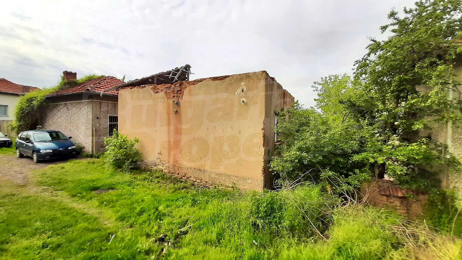 House for sale near Pleven, Bulgaria. Twostorey house for major