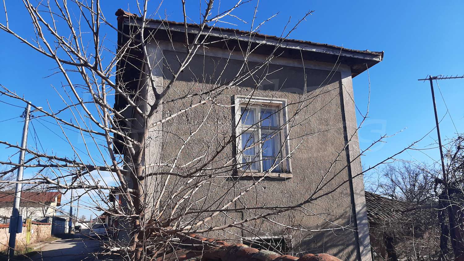 Къща в гр. София, кв."Кремиковци", Филип Тотю за продажба.
