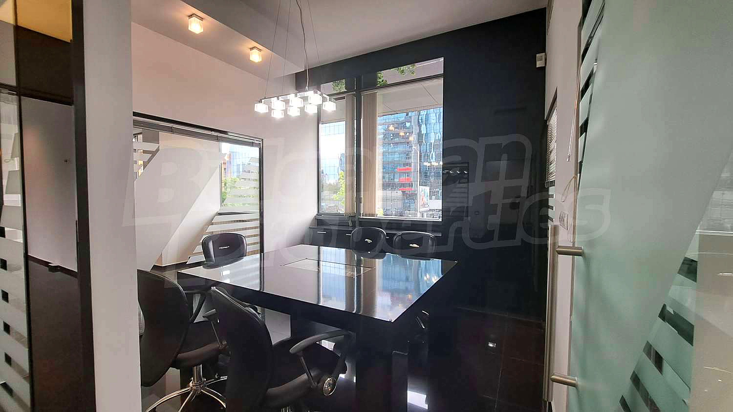 Gallery Picture 4