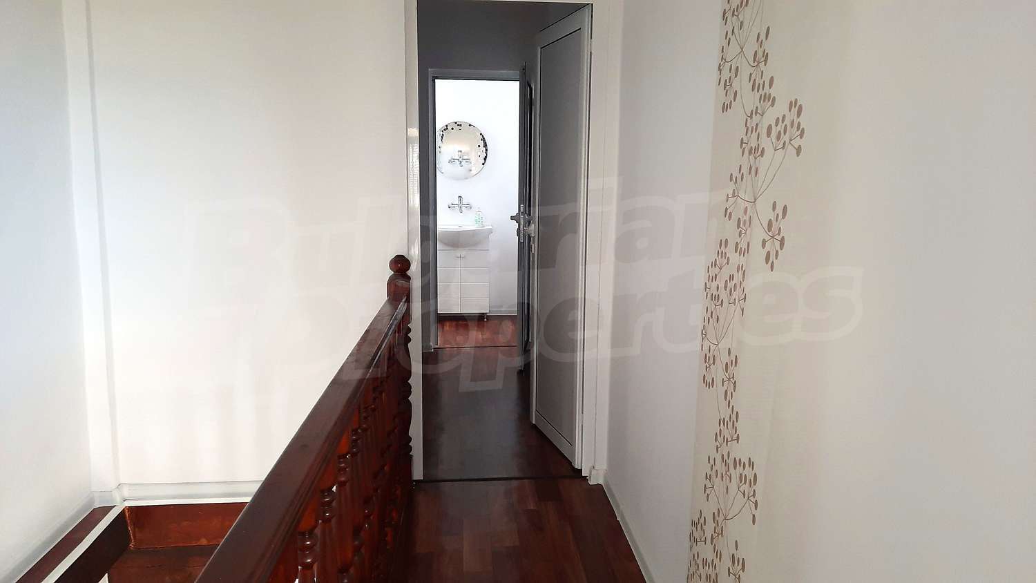 Gallery Picture 37