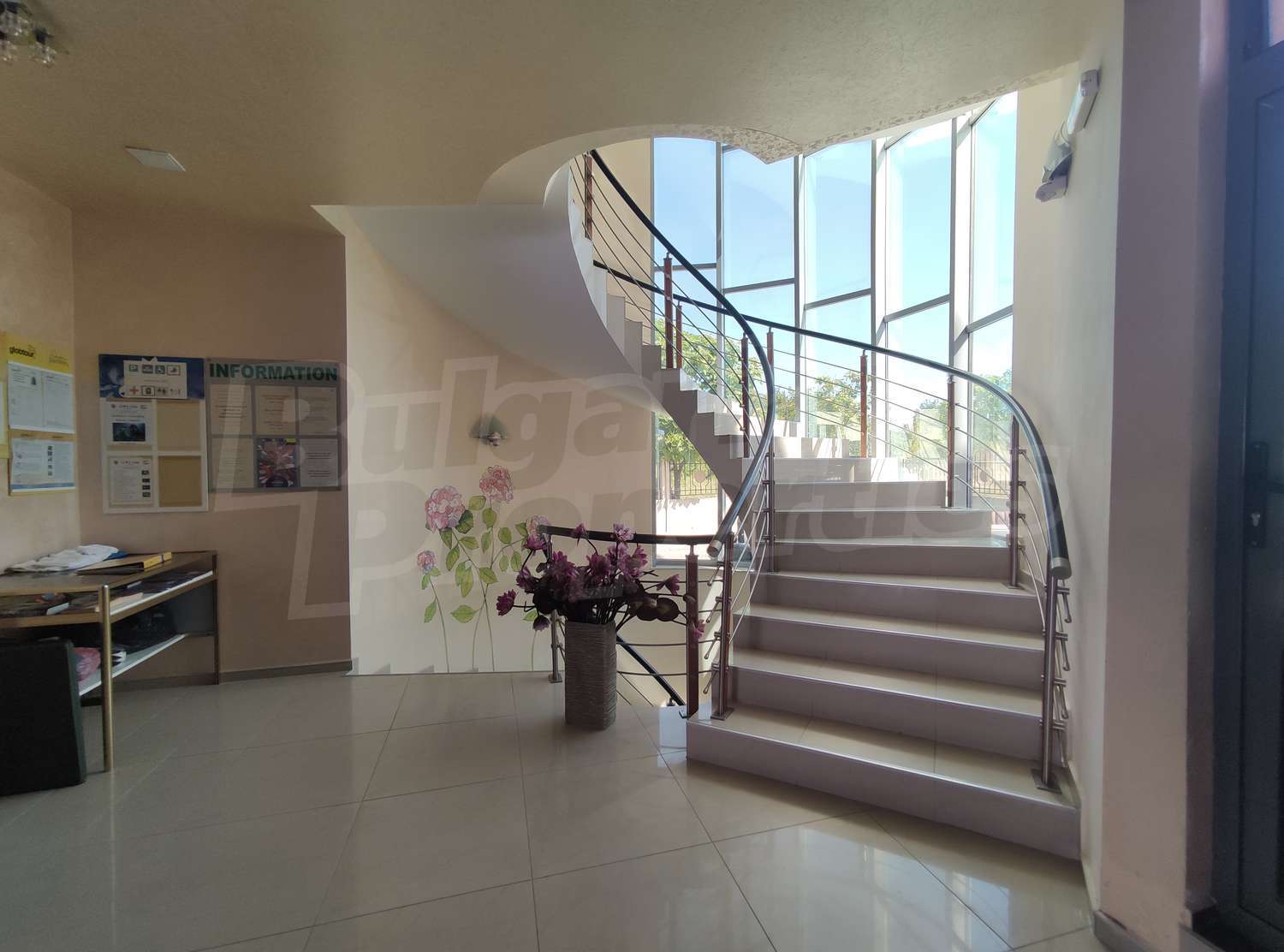 Gallery Picture 17