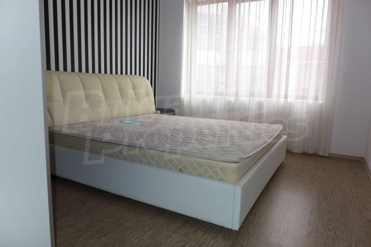 Gallery Picture 10