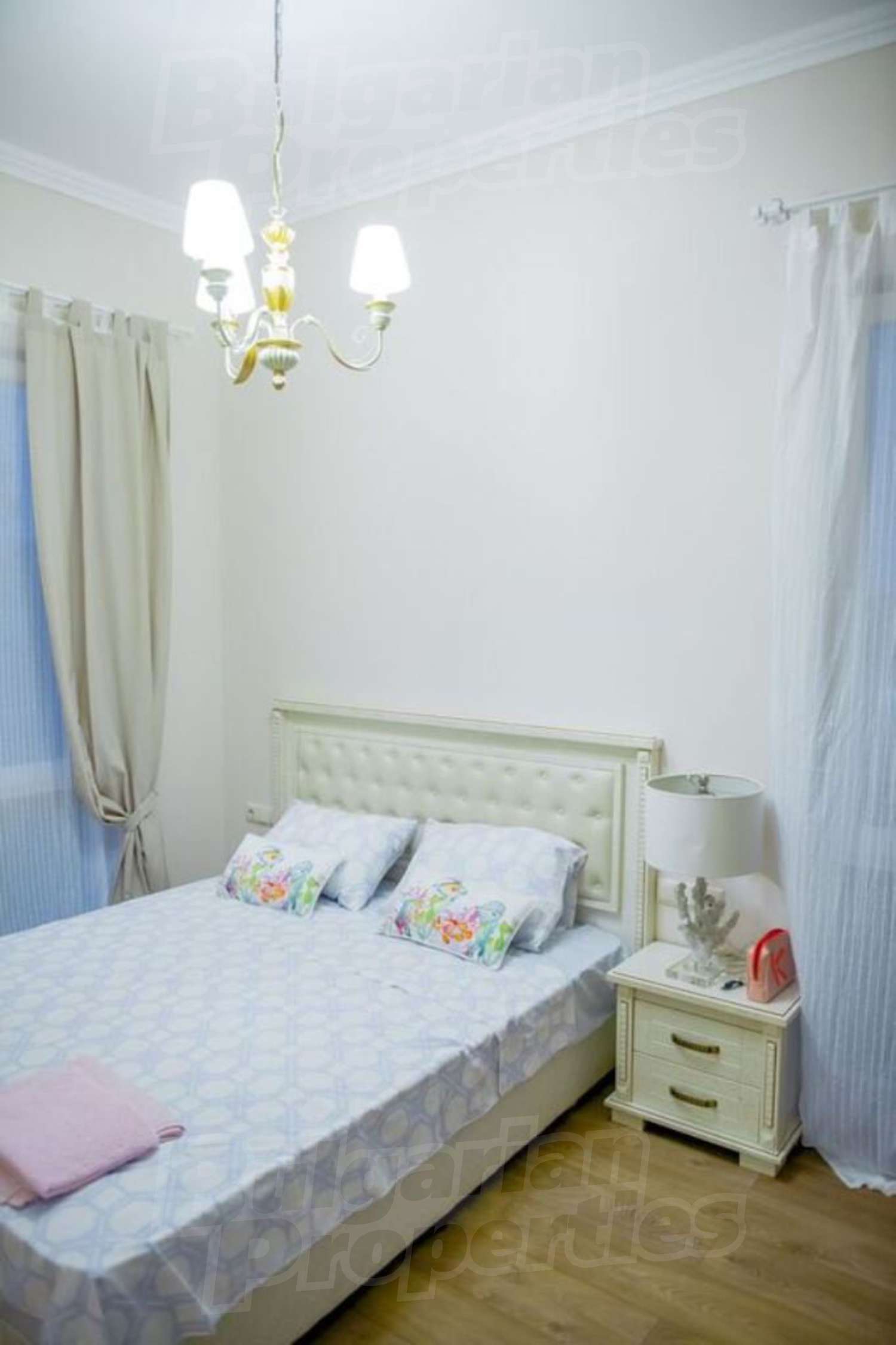 Gallery Picture 9