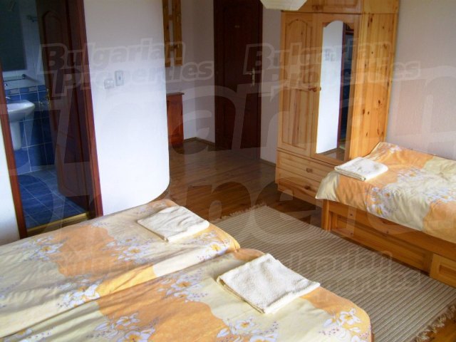 Gallery Picture 12