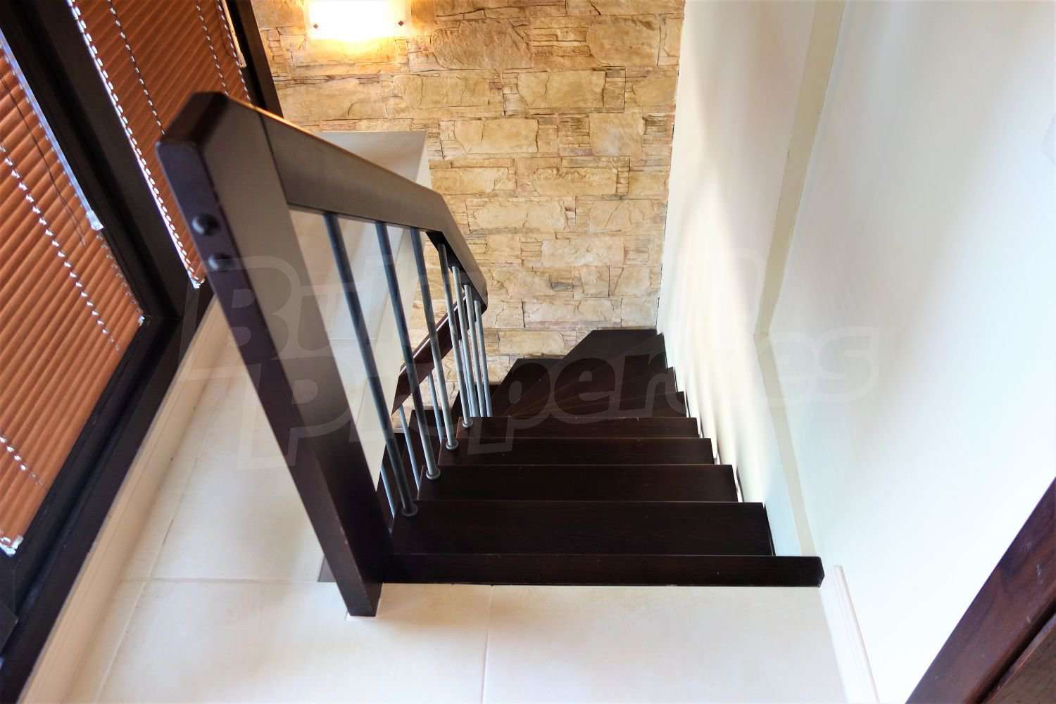 Gallery Picture 16