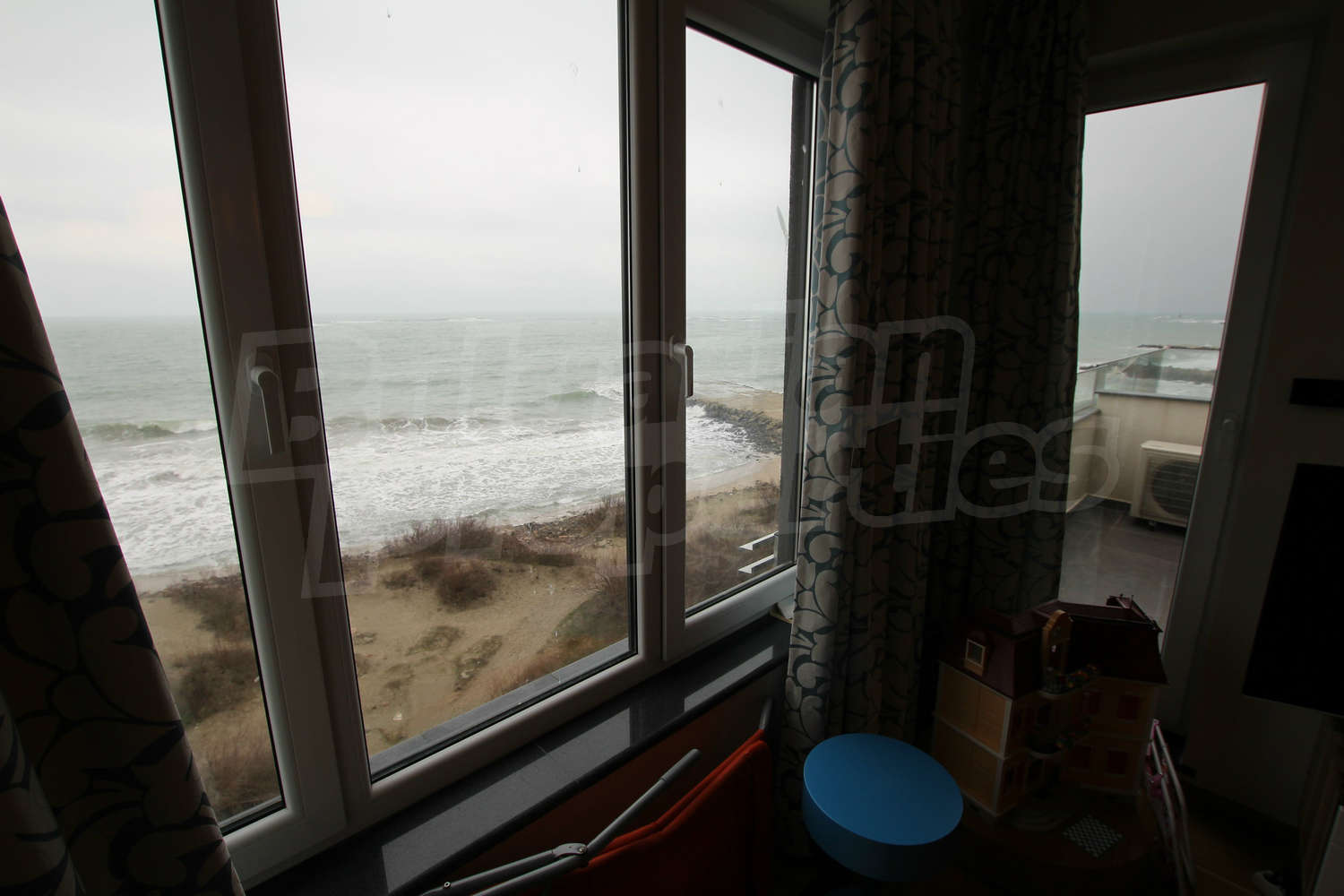 Gallery Picture 16