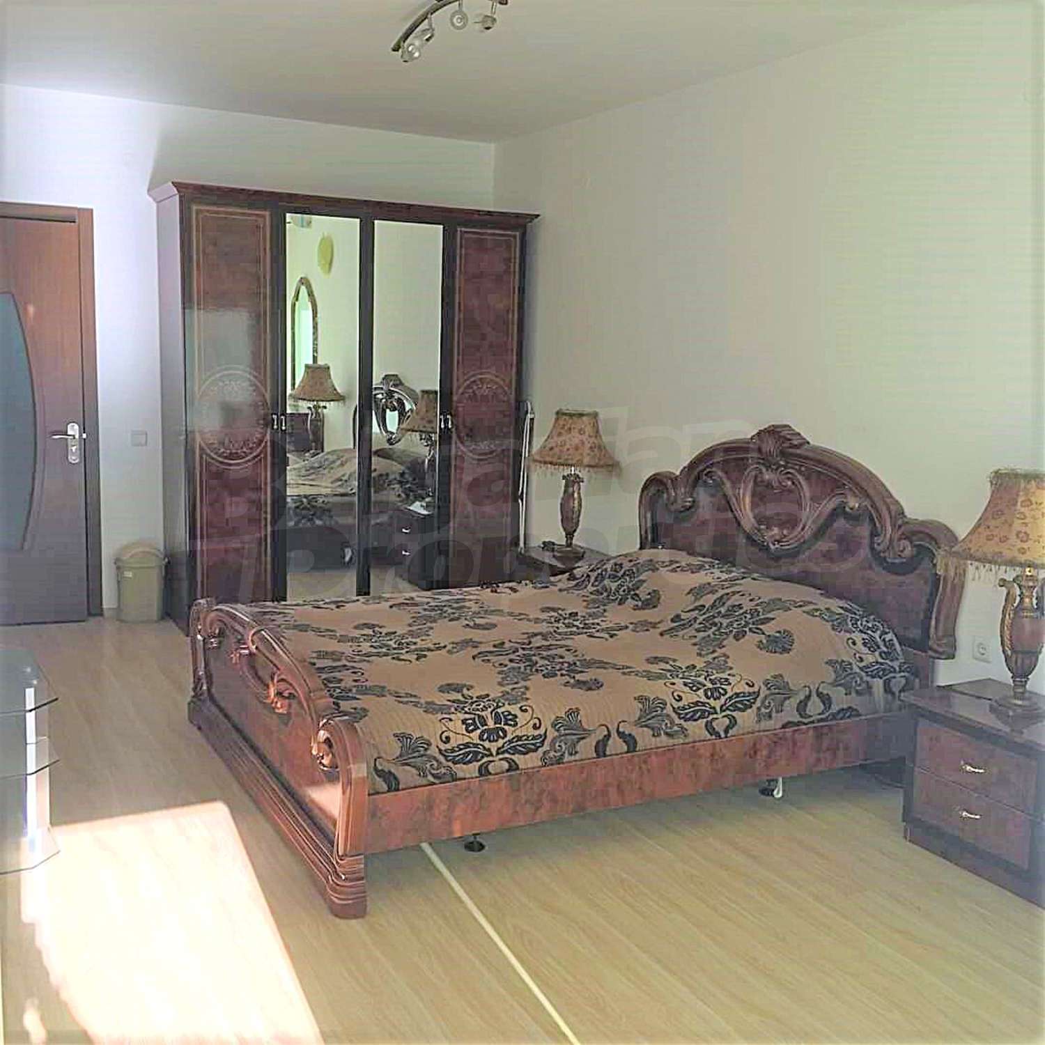 Gallery Picture 8