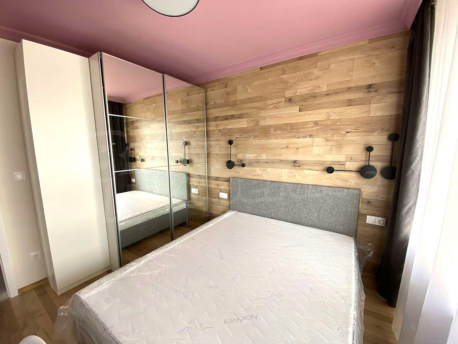 Gallery Picture 3
