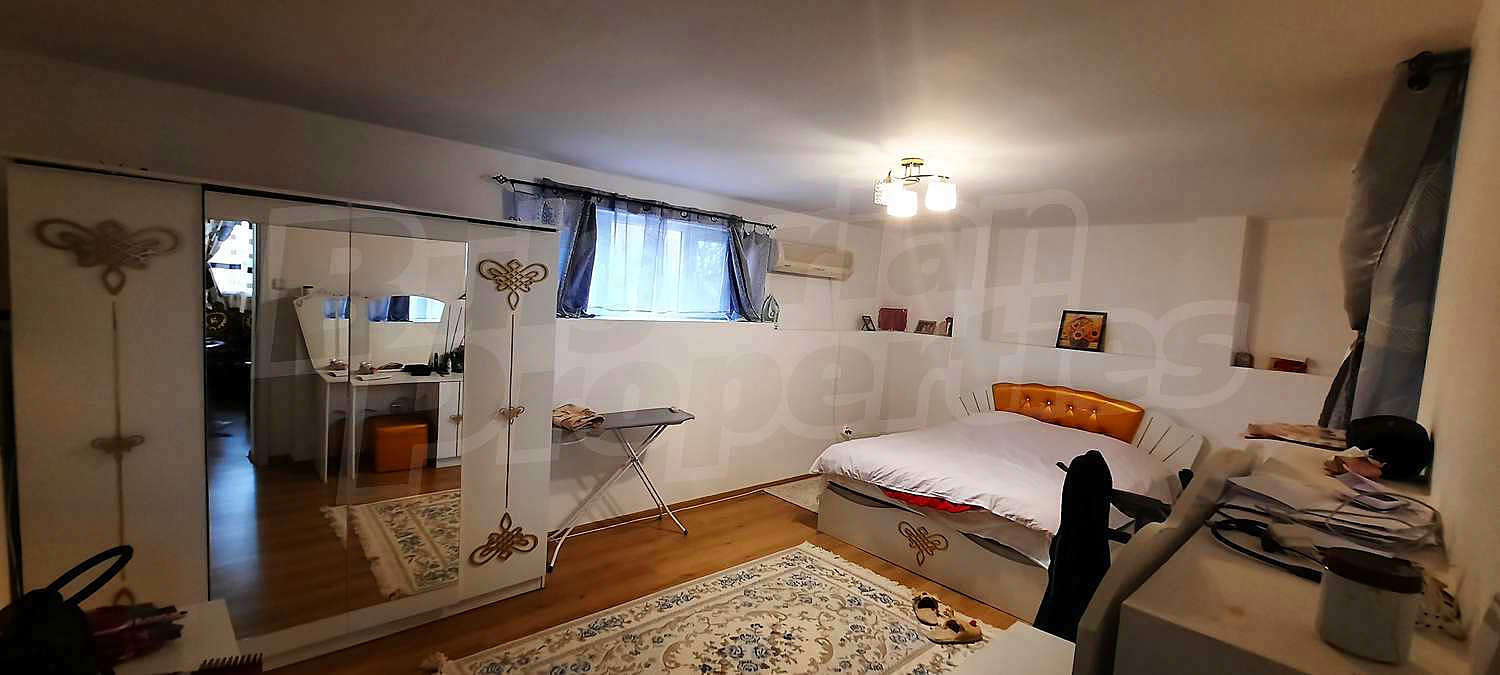 Gallery Picture 34