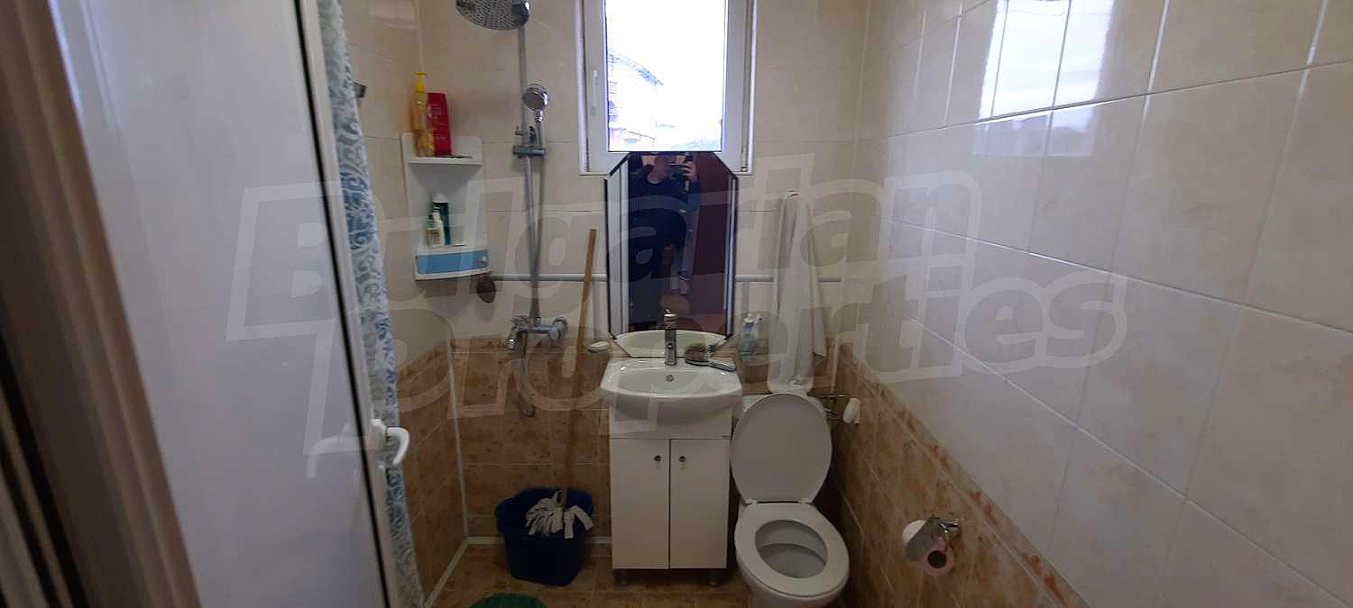 Gallery Picture 35