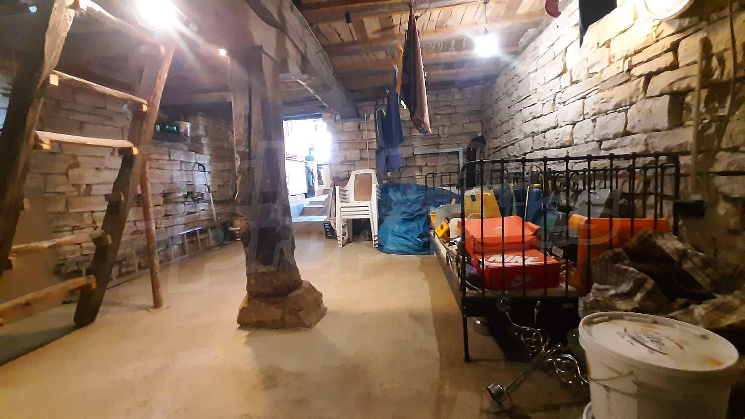 Gallery Picture 11