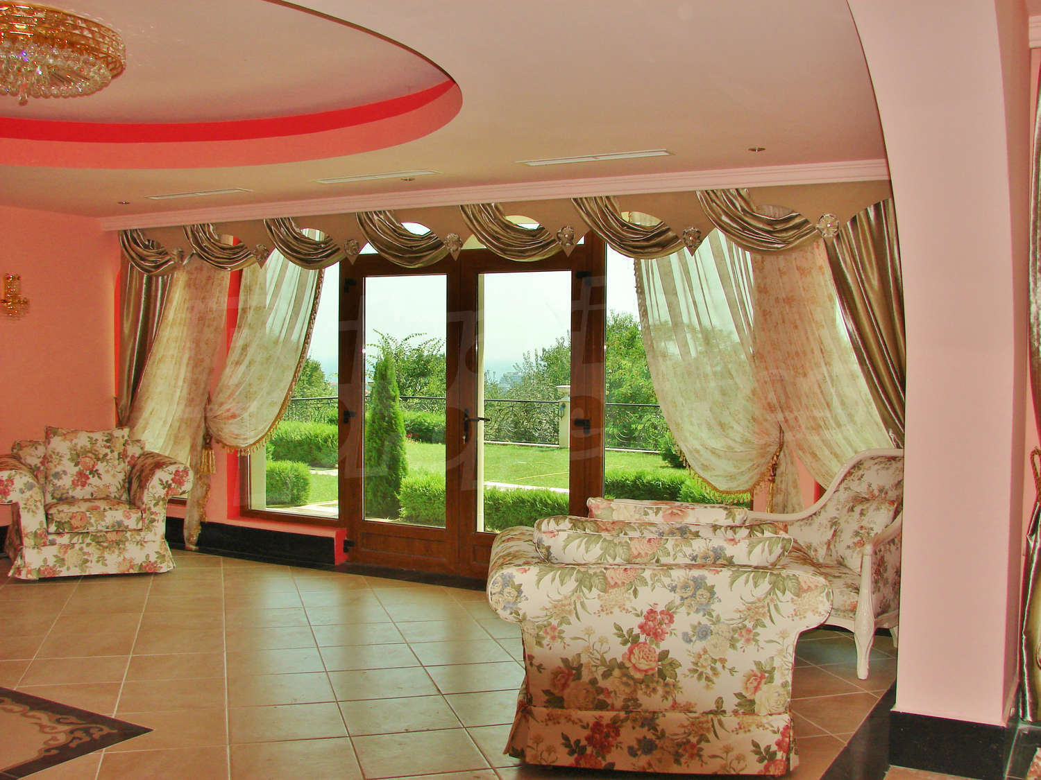 Gallery Picture 6