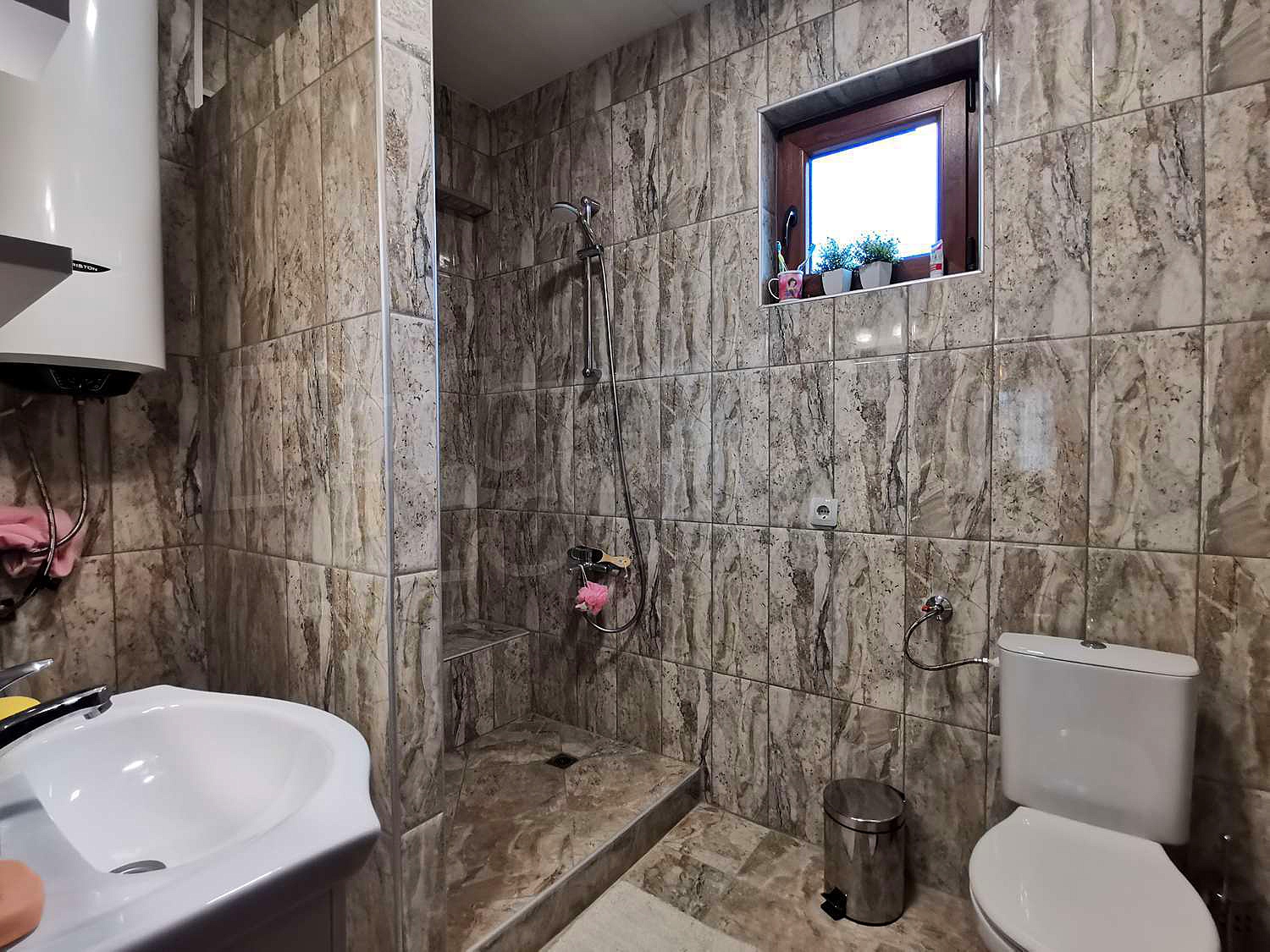 Gallery Picture 18