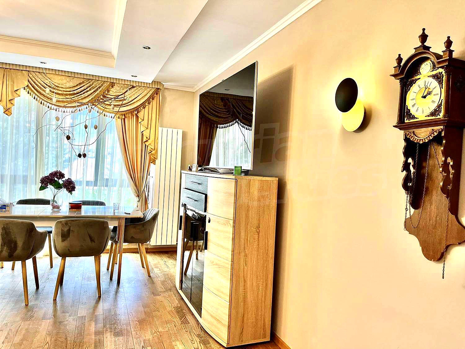 Gallery Picture 6