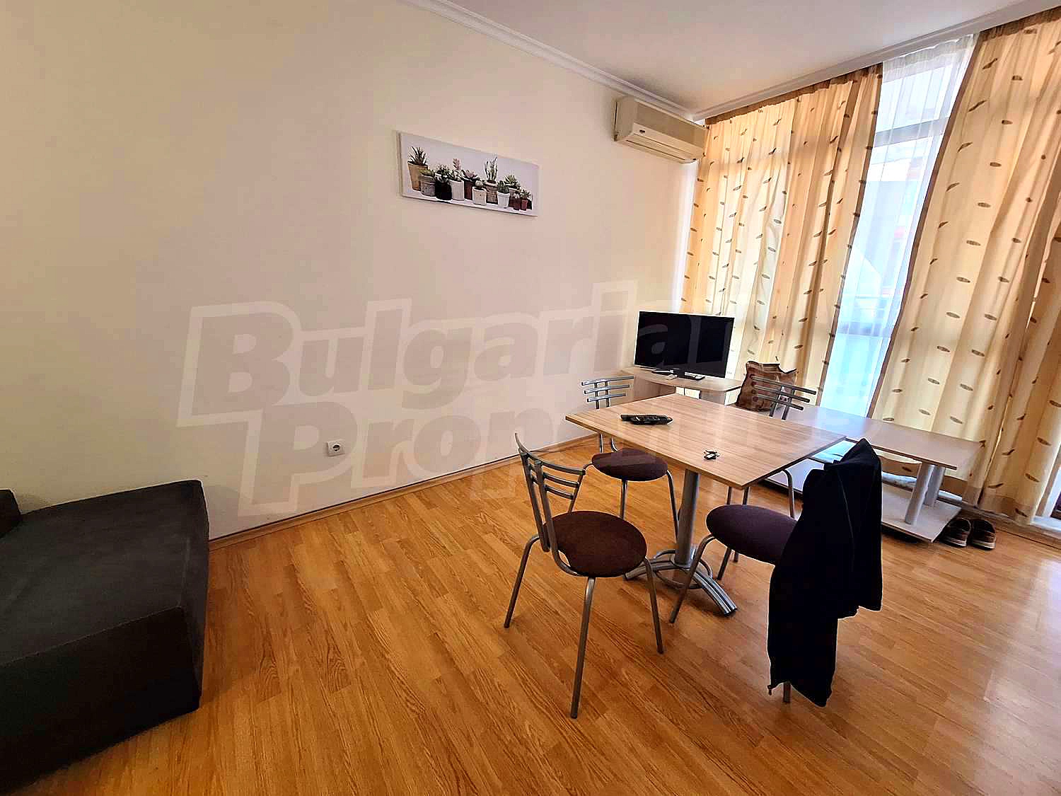 Gallery Picture 4