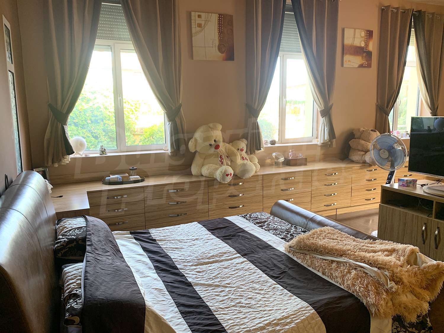 Gallery Picture 18