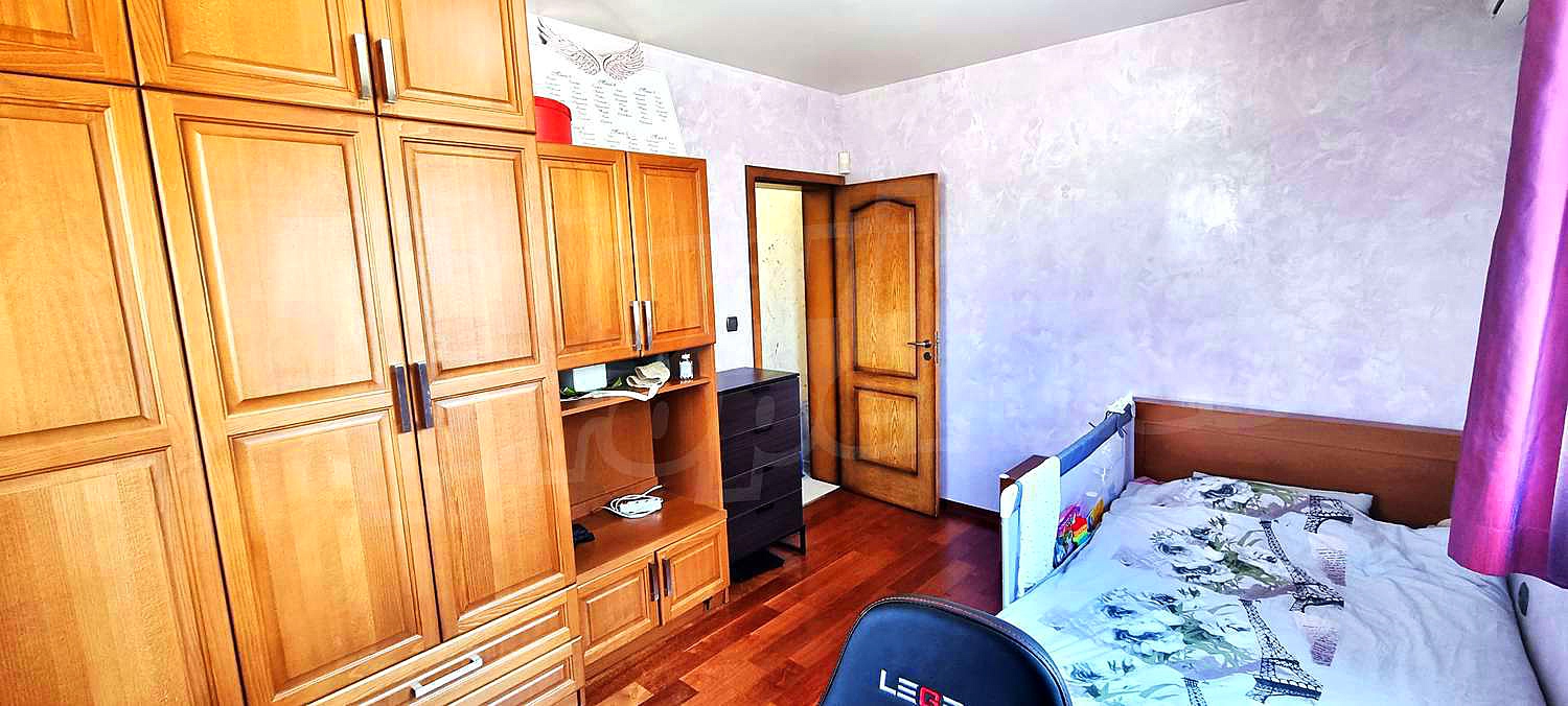 Gallery Picture 17