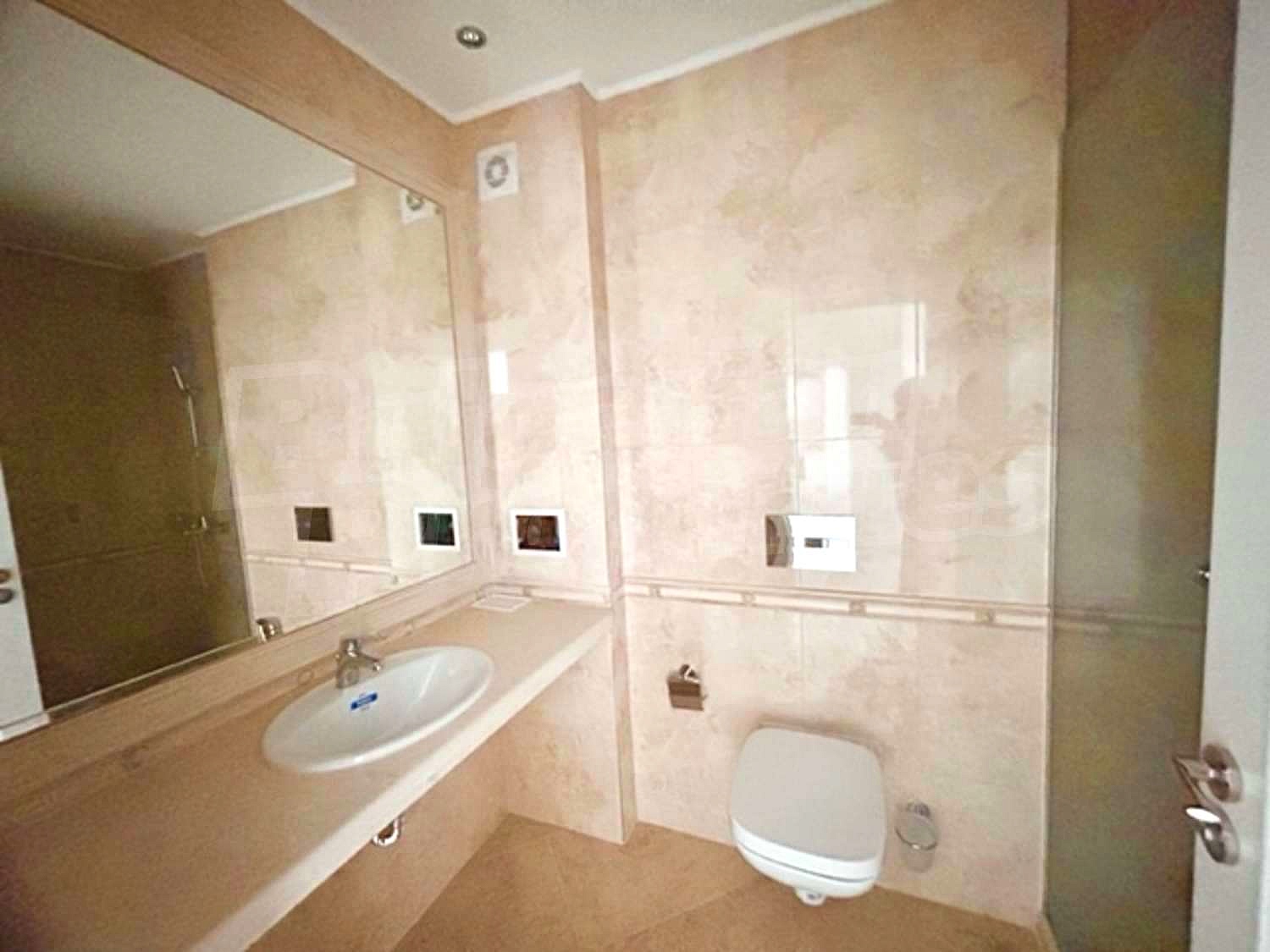 Gallery Picture 17