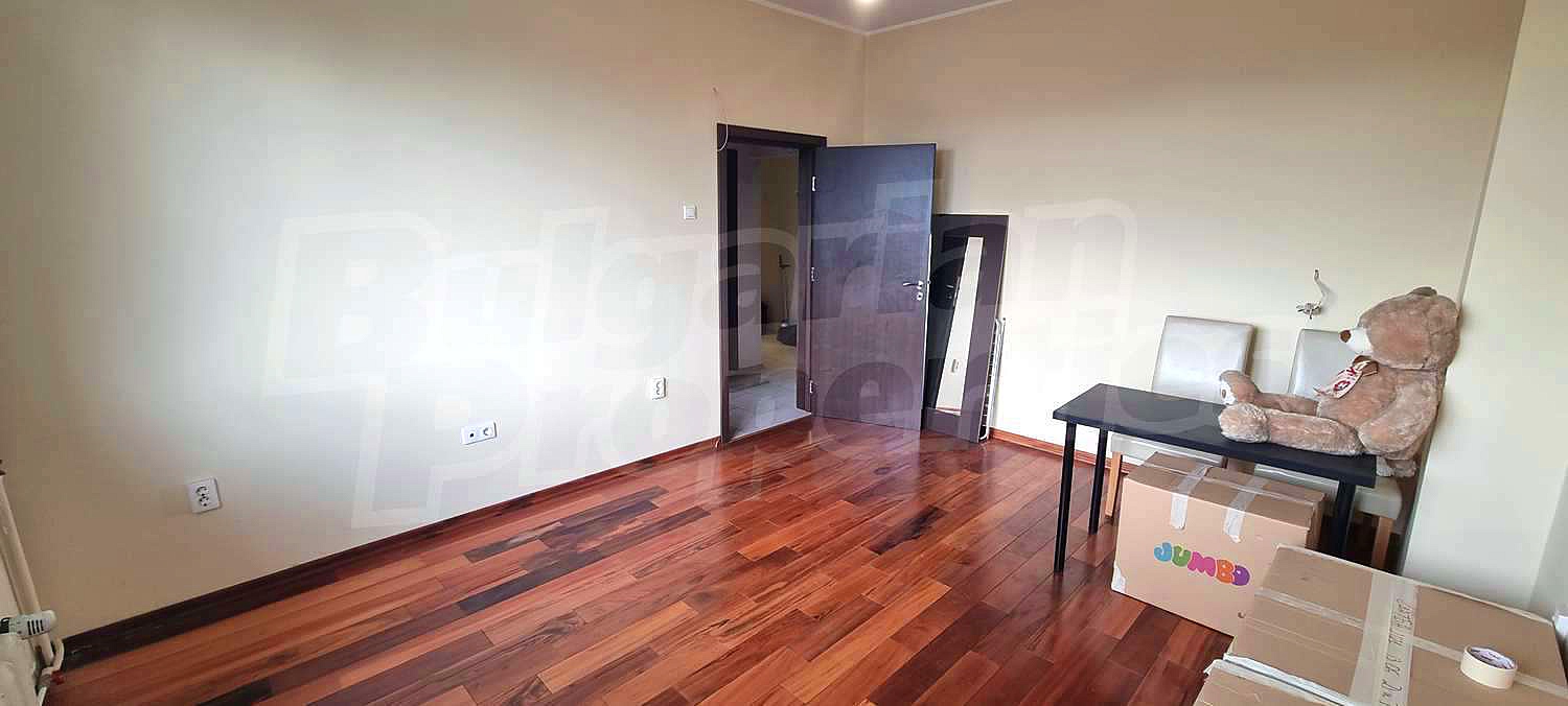 Gallery Picture 13