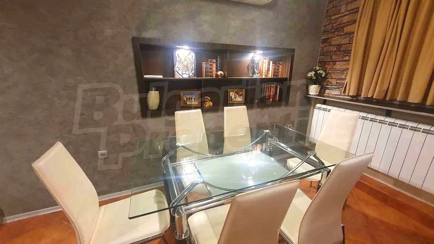 Gallery Picture 5