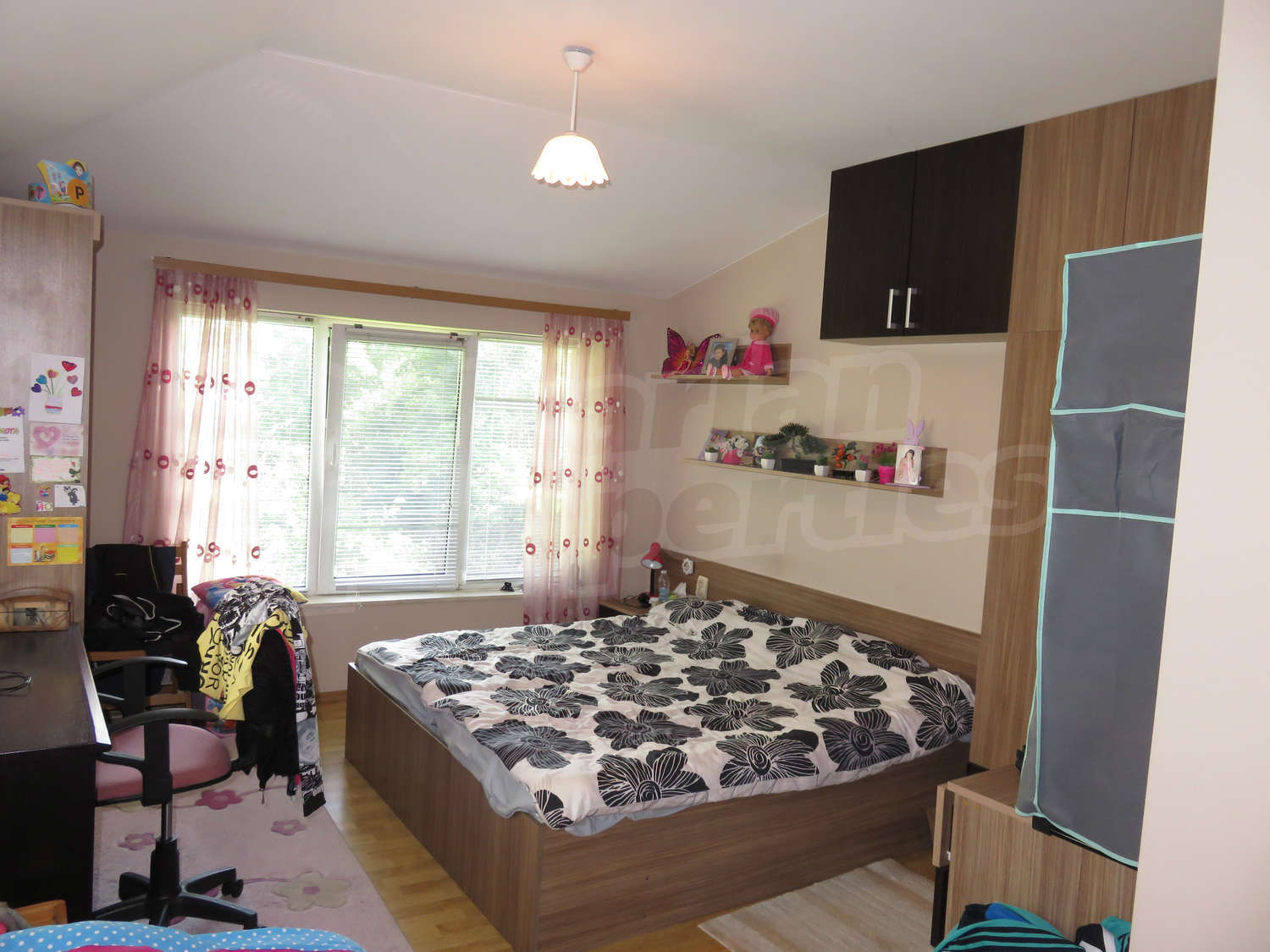 Gallery Picture 22