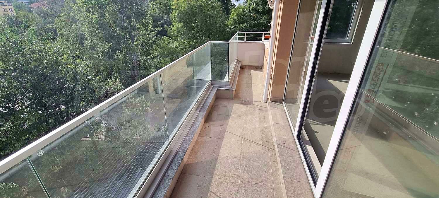 Gallery Picture 5