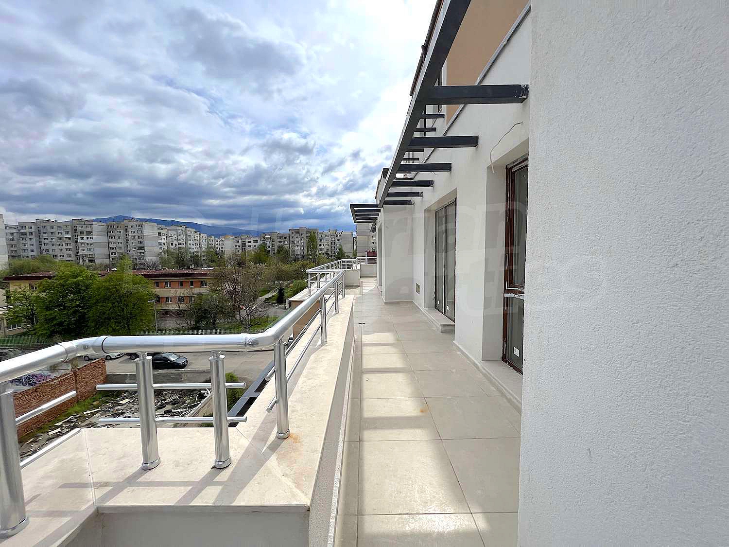 Gallery Picture 2