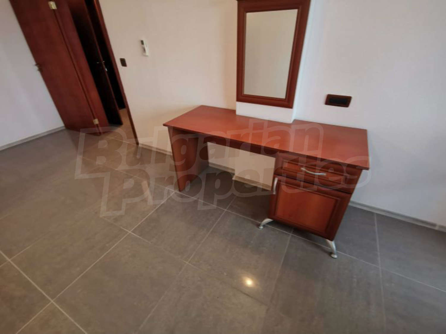 Gallery Picture 10