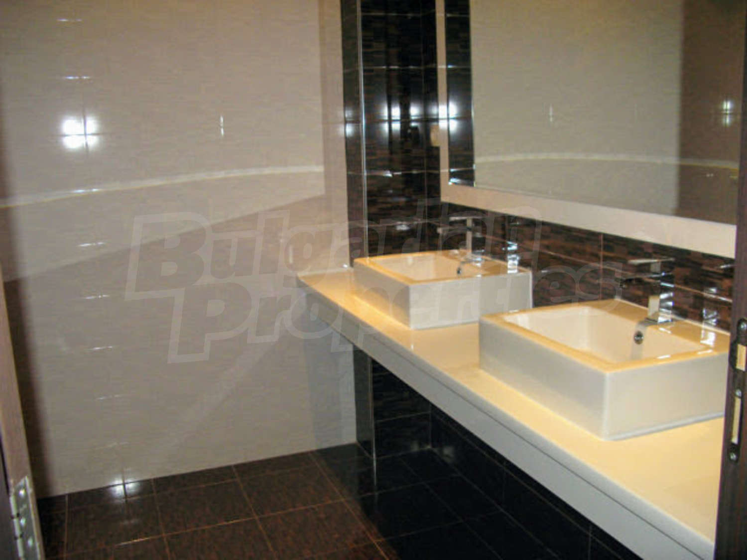 Gallery Picture 12