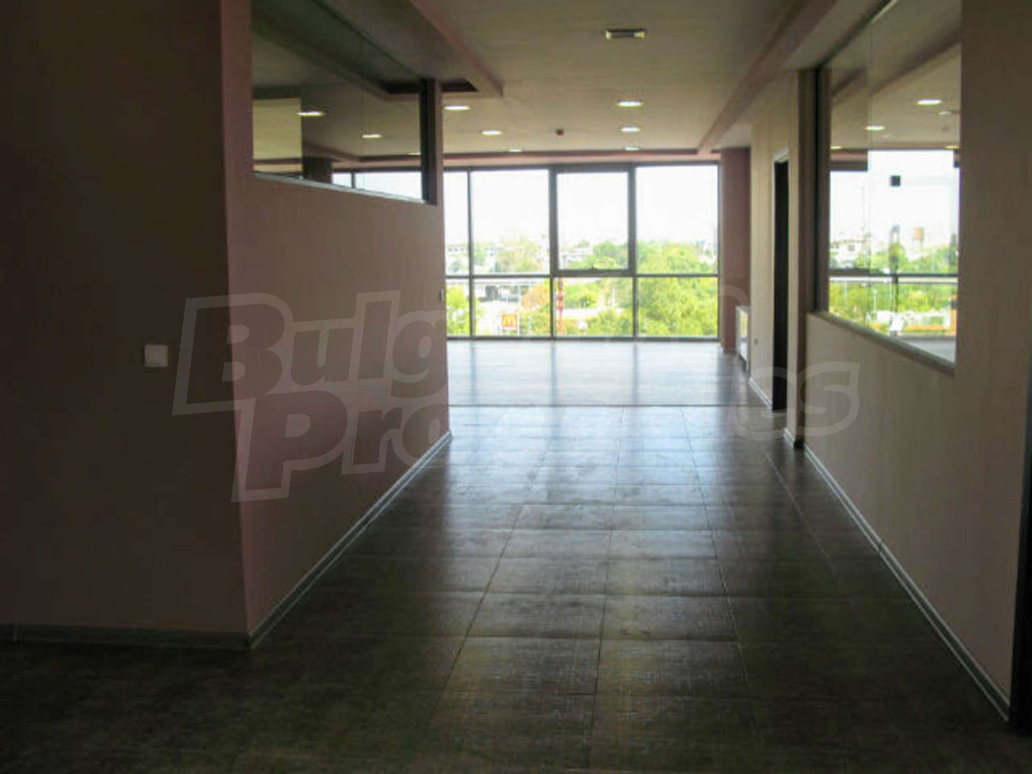 Gallery Picture 6