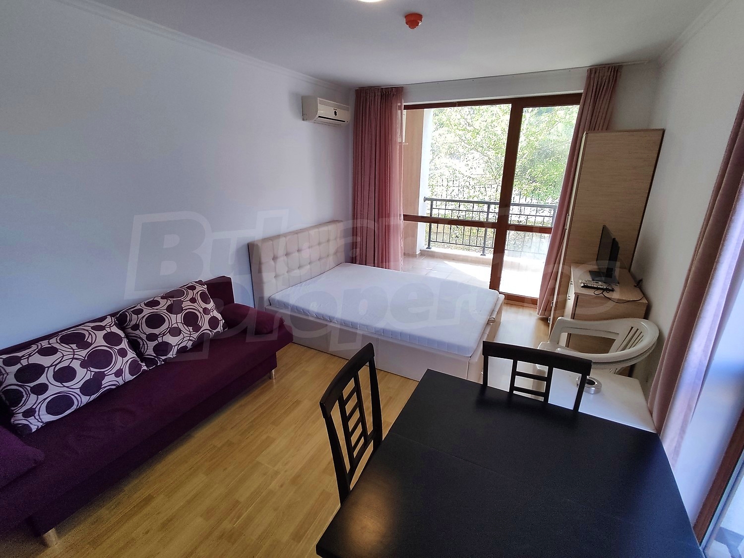 Studio for sale in Elenite, Bulgaria. One bedroom apartment 200 m from
