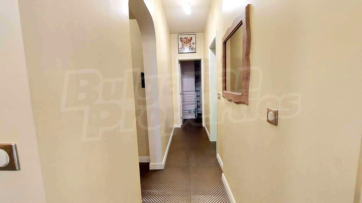 Gallery Picture 13