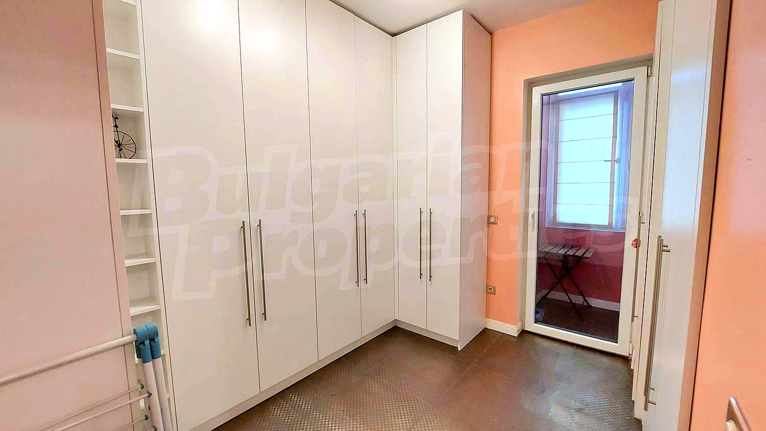 Gallery Picture 15