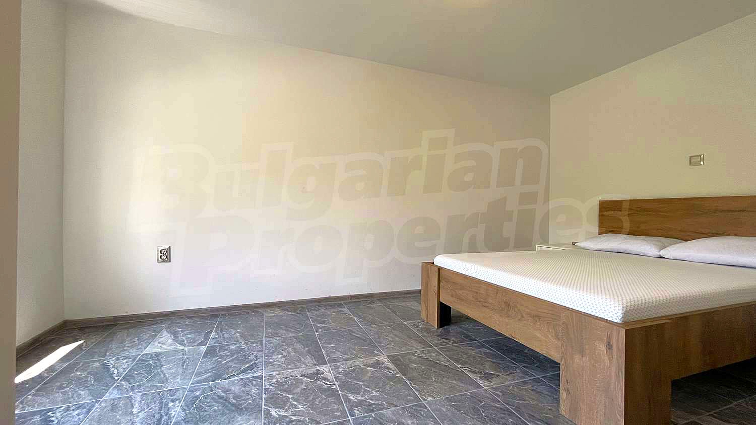 Gallery Picture 14