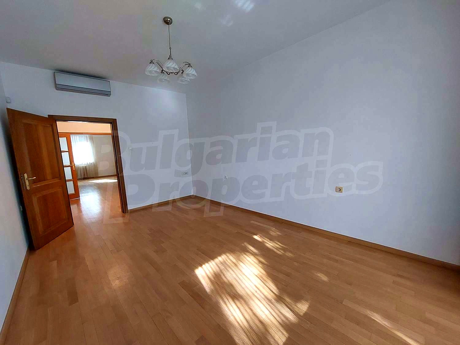 Gallery Picture 5