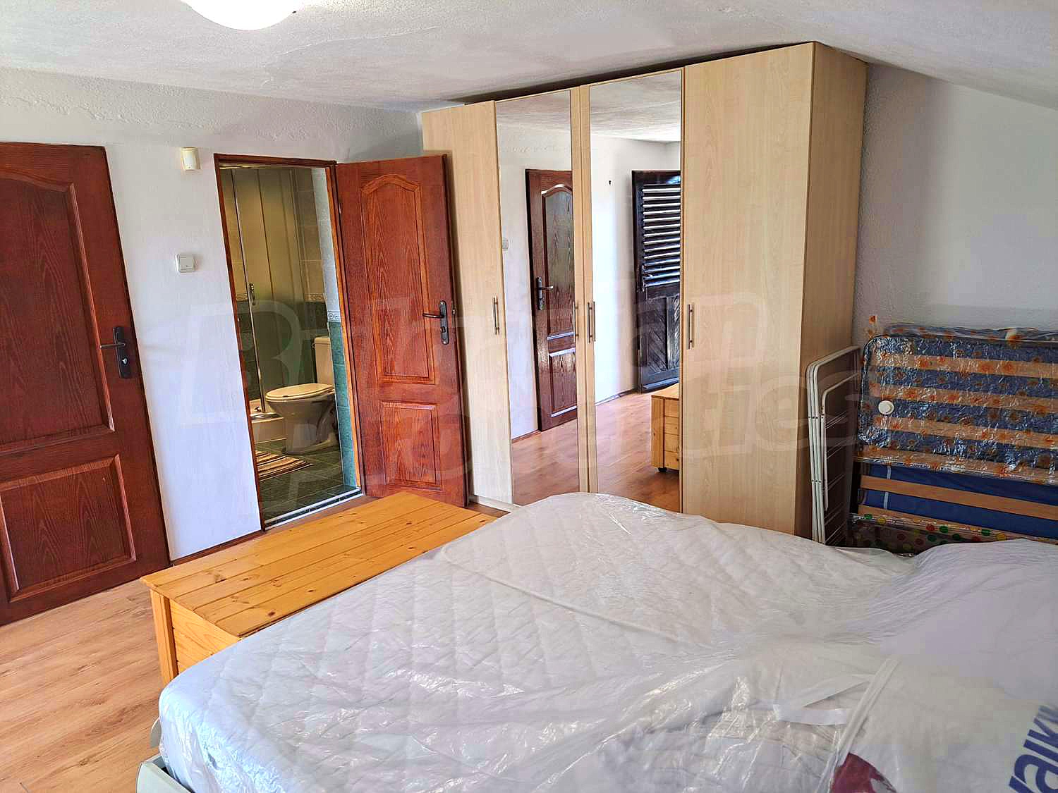 Gallery Picture 42
