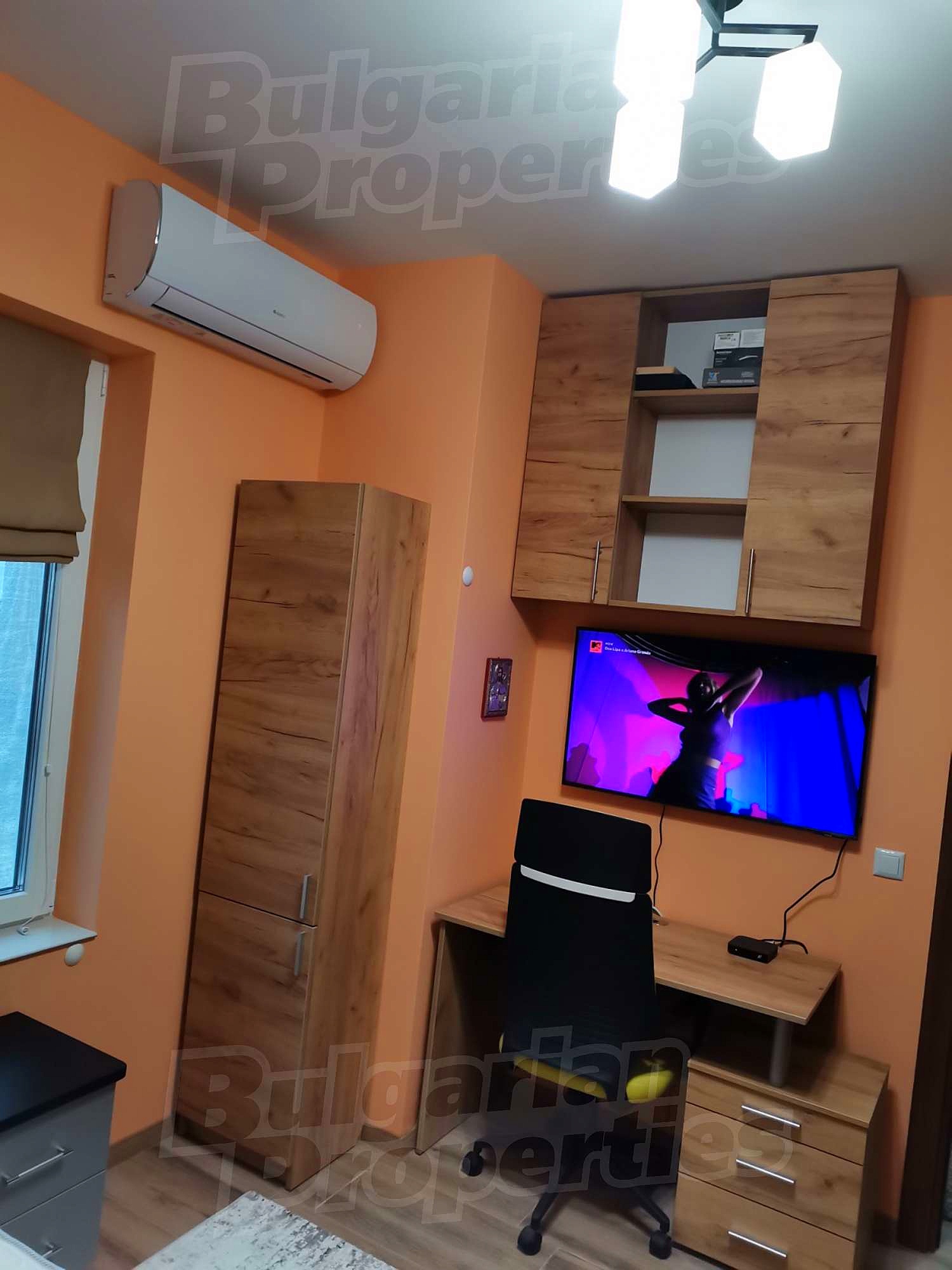 Gallery Picture 33