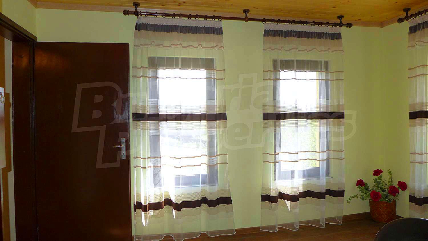 Gallery Picture 24