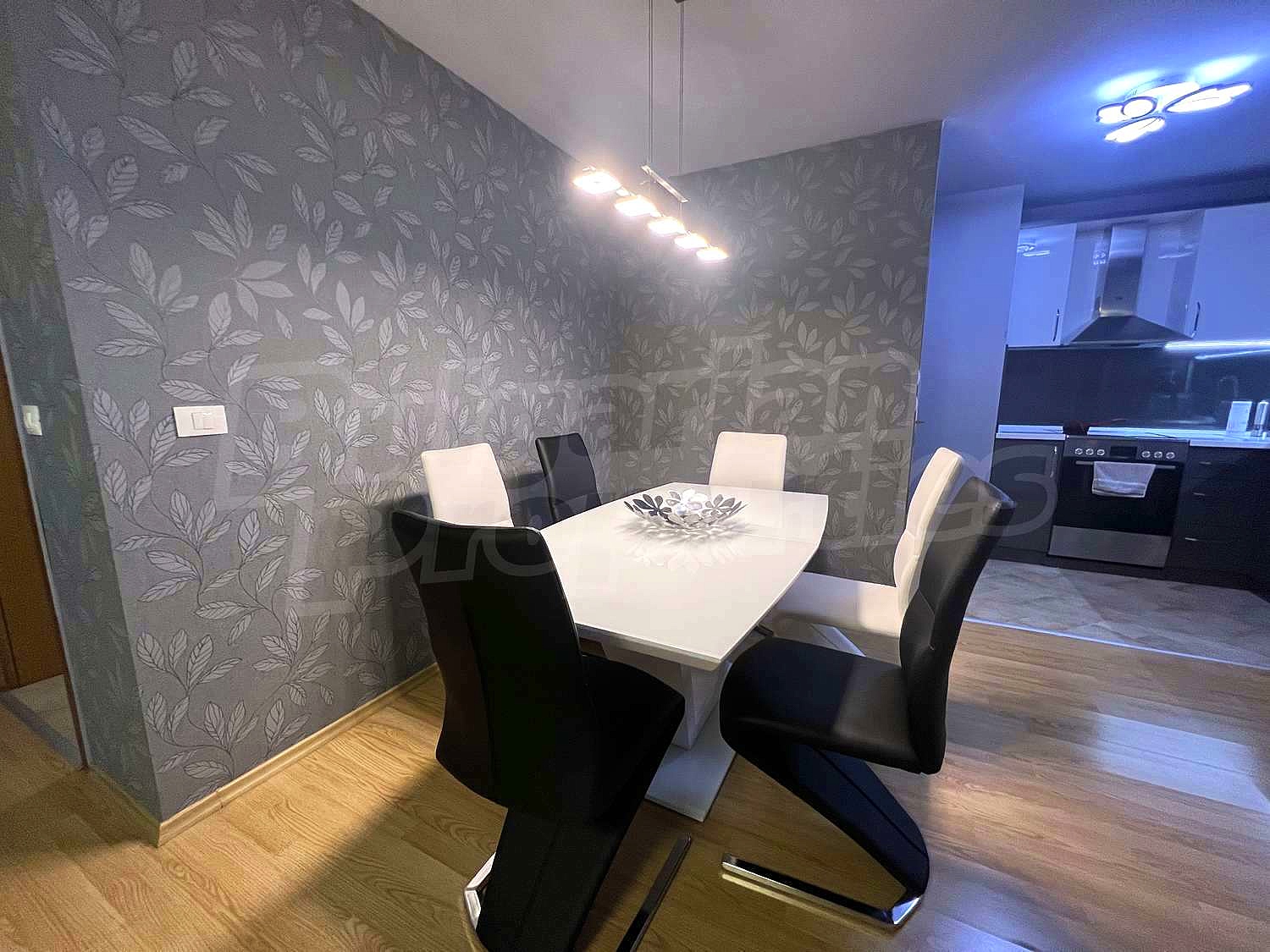 Gallery Picture 7