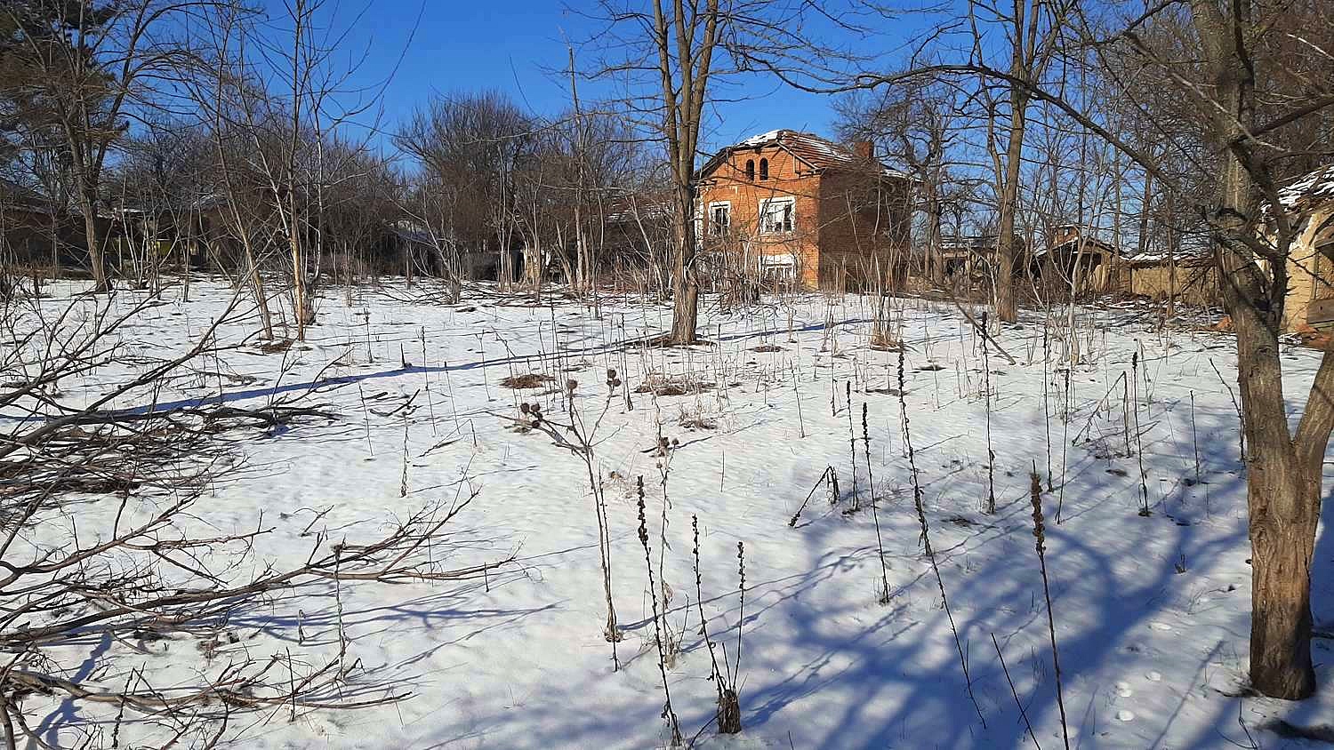 House for sale near Pleven, Bulgaria. House with a large garden in the