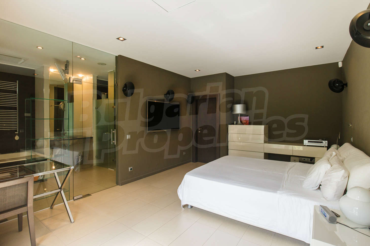 Gallery Picture 11
